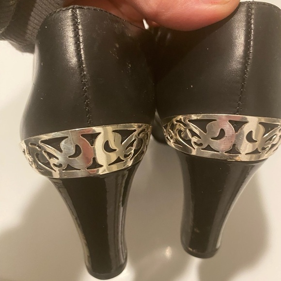 Brighton Black Floral Embroidered Shoes - Picture 9 of 10